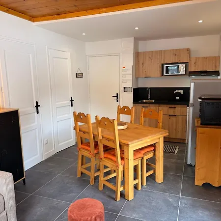 Neuf Cocooning Avec Balcon Et Parking Privé à - Fr-1-464-252